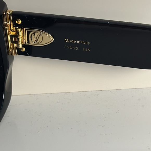 😎Louis Vuitton LV Empreinte Square Sunglasses😎 - Picture 6 of 16